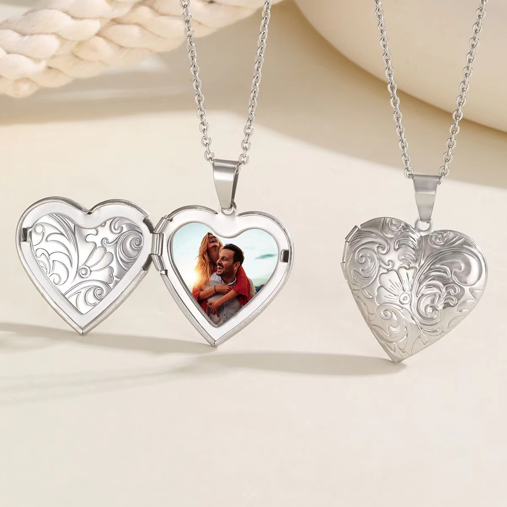 Heart Locket Necklace Photo - Vnox Dainty Heart Photos Pendant Necklaces,Stainless