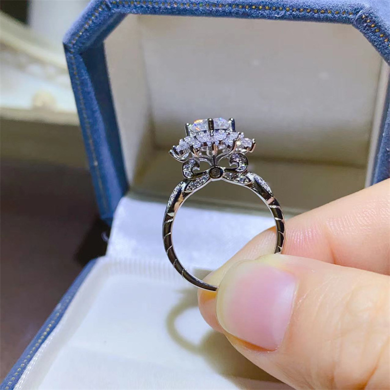 Moissanite Engagement Ring 1 Carat - Luxury white gold solid platinum PT950