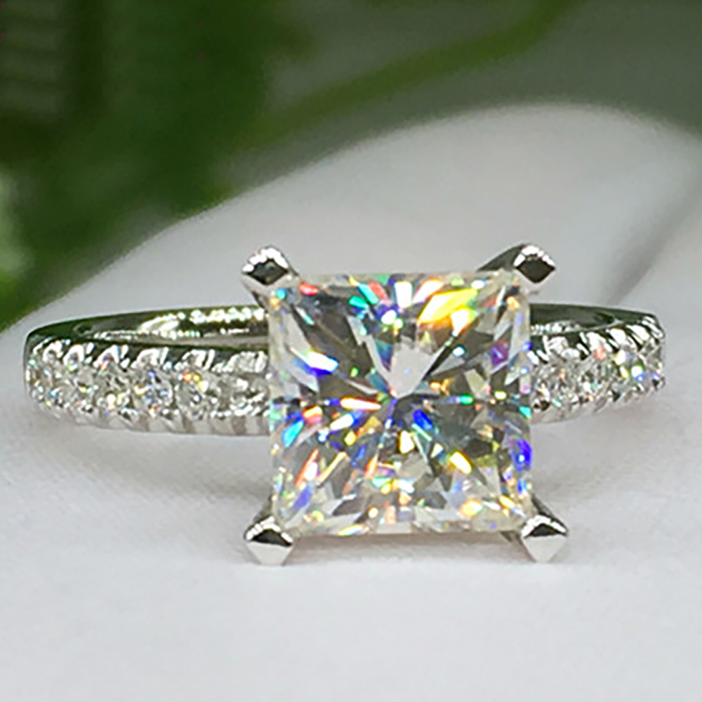 Custom Solid 10K Au417 White G - Moissanite Engagement Ring 1 Carat recension och pris
