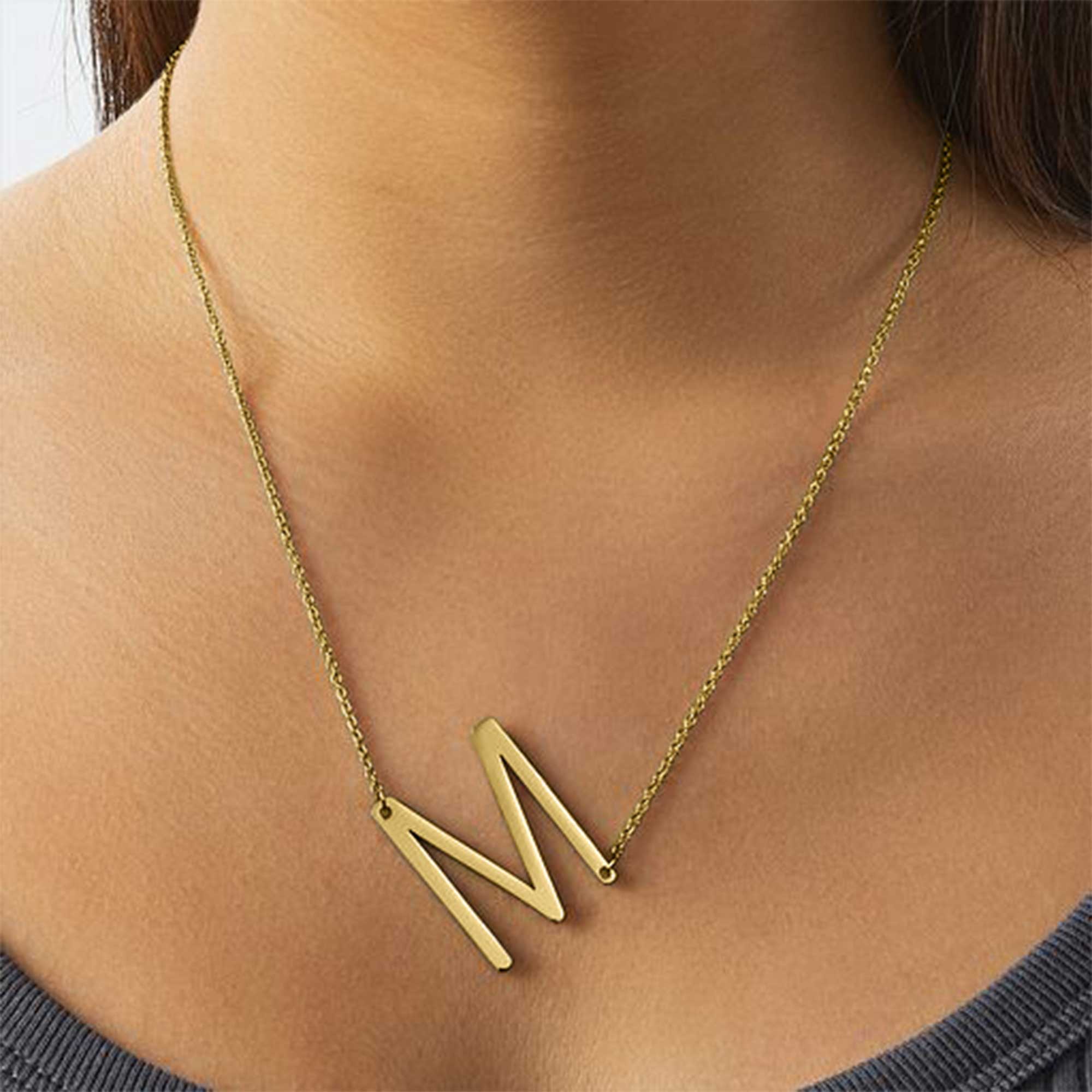 Statement Initial Necklace Per - Initial Letter Necklace 18K Gold recension och pris