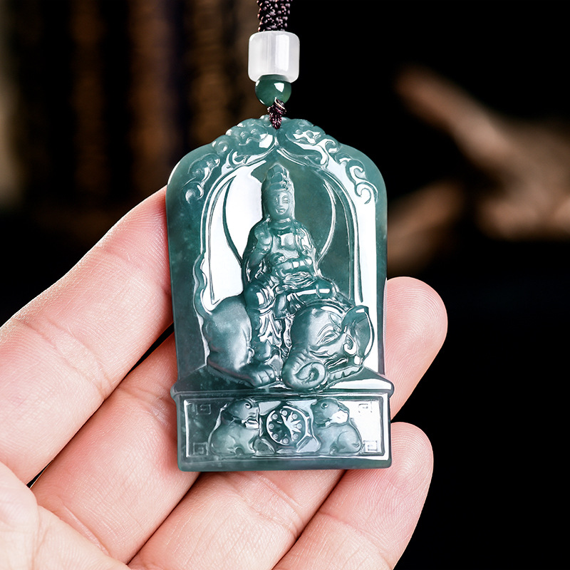 Natural Burmese Jadeite Guanyi - Necklaces recension och pris