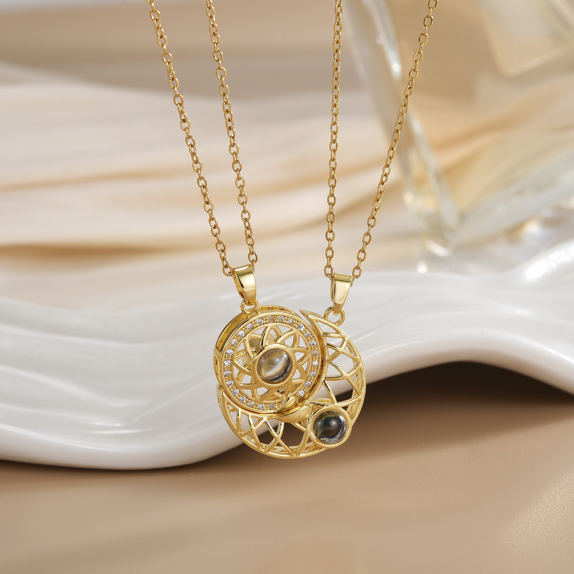 Couples Magnetic Necklaces Sun - Magnetic Couple Matching Necklaces recension och pris