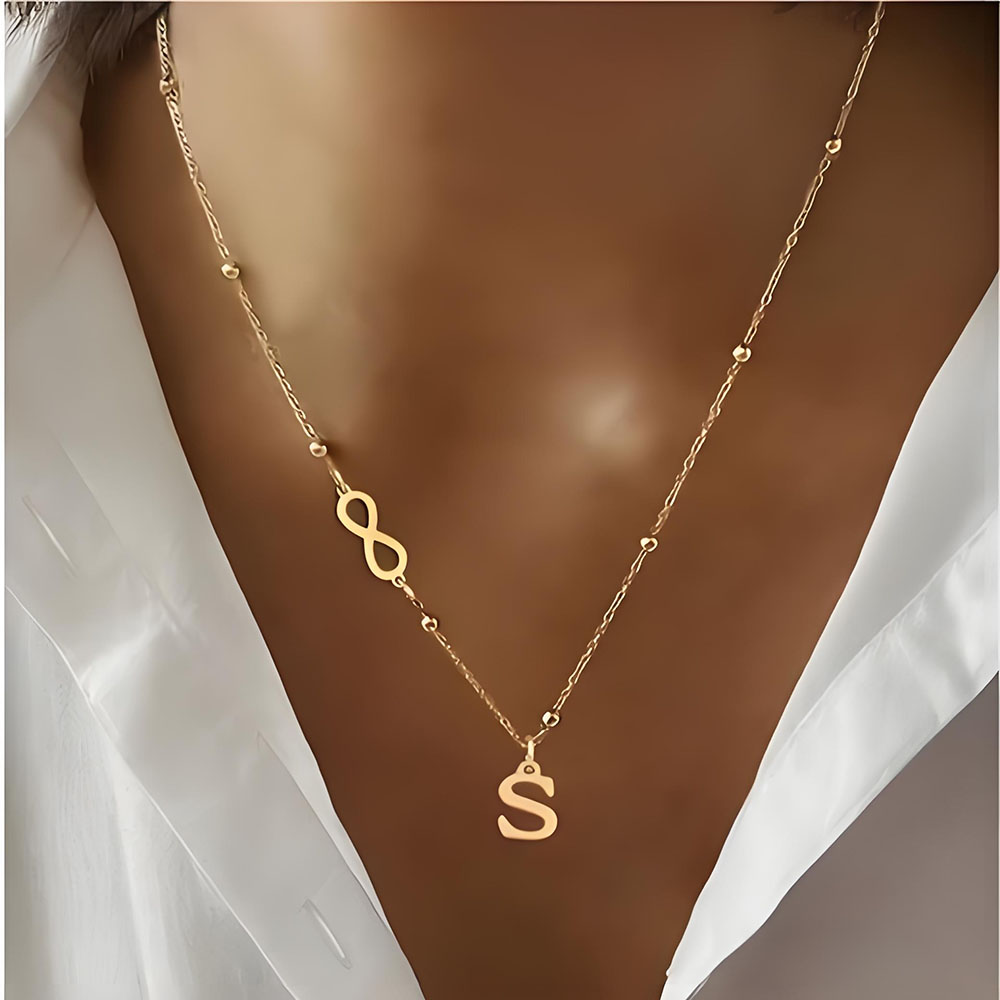 Custom Infinity Symbol Initial - Initial Letter Necklace 18K Gold recension och pris