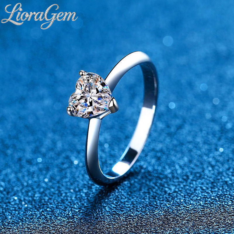 LioraGem 1-Carat Fancy-Shaped  - Moissanite Engagement Ring 1 Carat recension och pris