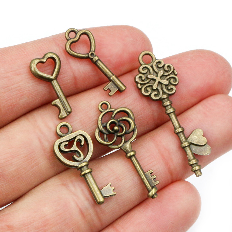 40pcs Key Charms Pendants Anti - Heart Locket Necklace Photo recension och pris
