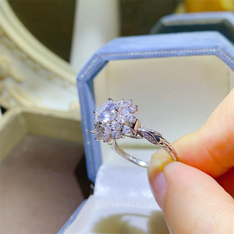 Luxury white gold solid platin - Moissanite Engagement Ring 1 Carat recension och pris