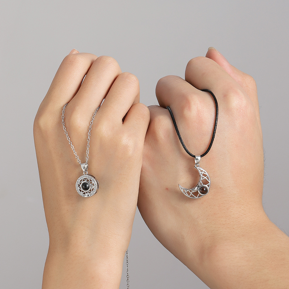 2PCS Magnetic Couple Matching  - Magnetic Couple Matching Necklaces recension och pris