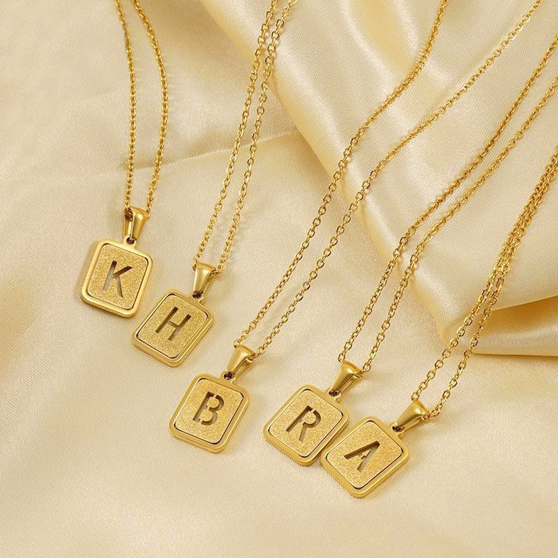 3pcs/ Bag High Quality Chains  - Initial Letter Necklace 18K Gold recension och pris