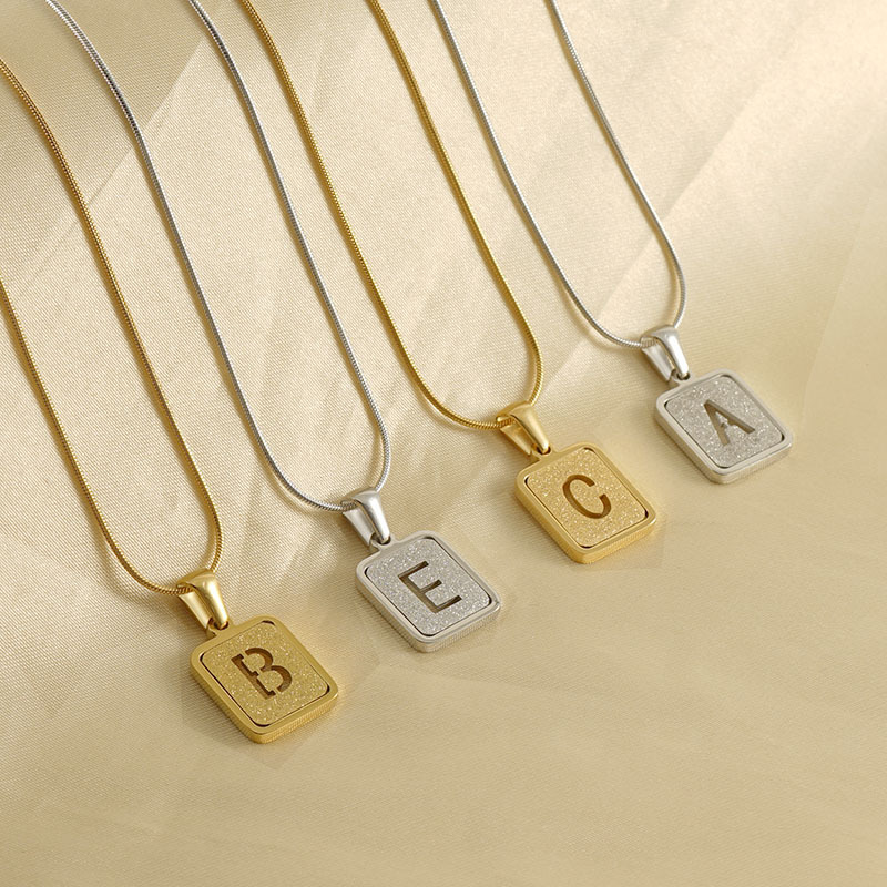 3pcs/ Bag High Quality Chains  - Initial Letter Necklace 18K Gold recension och pris