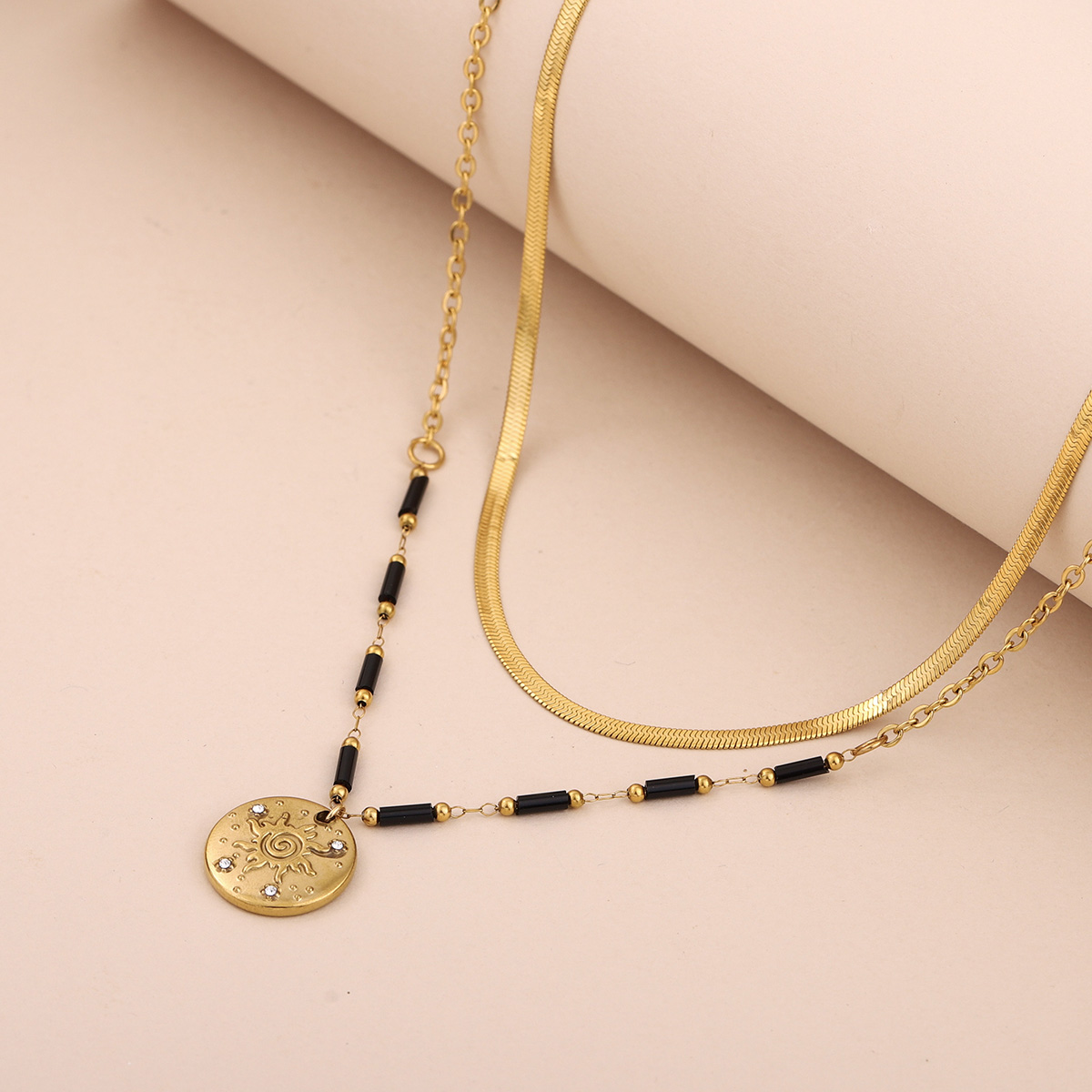Boho Sun Face Coin Layered Nec - Layered Pendant Necklace Aesthetic recension och pris