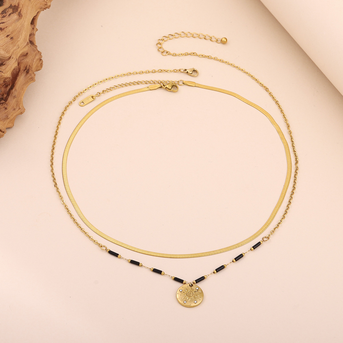 Boho Sun Face Coin Layered Nec - Layered Pendant Necklace Aesthetic recension och pris