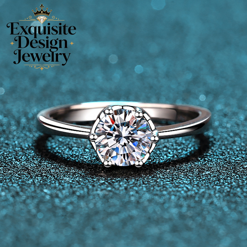 Exquisite Platinum PT950 Brigh - Moissanite Engagement Ring 1 Carat recension och pris